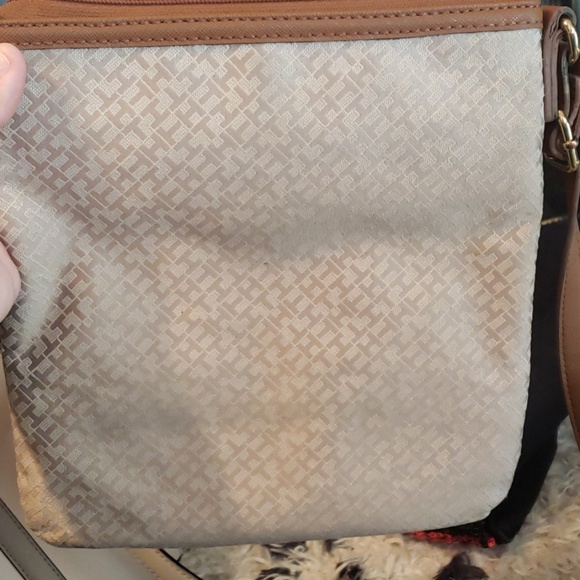 Tommy Hilfiger Crossbody - Picture 2 of 4